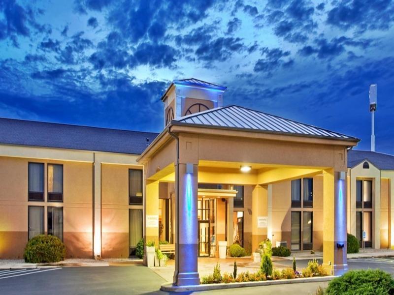 Holiday Inn Express Marshfield - Springfield Area By Ihg Екстериор снимка