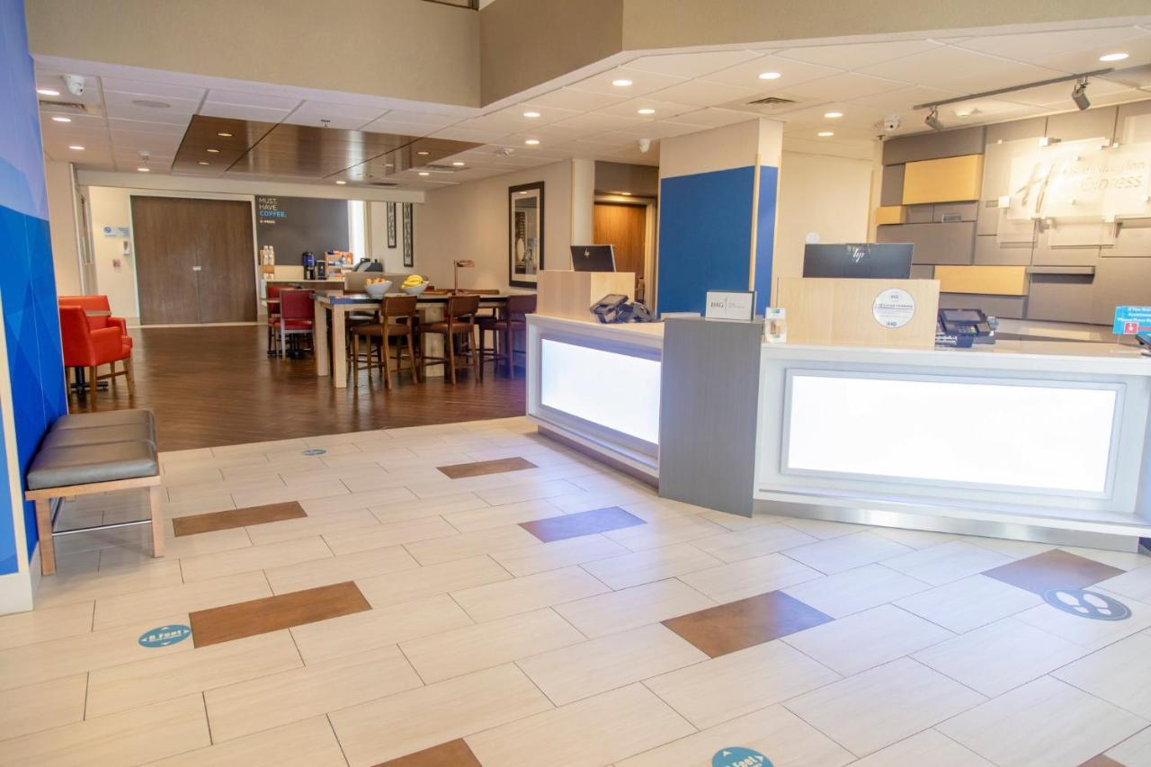 Holiday Inn Express Marshfield - Springfield Area By Ihg Екстериор снимка
