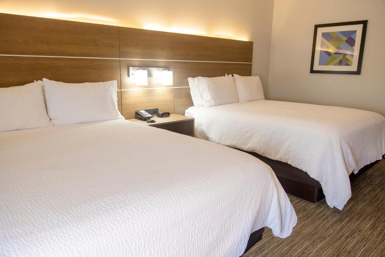 Holiday Inn Express Marshfield - Springfield Area By Ihg Екстериор снимка