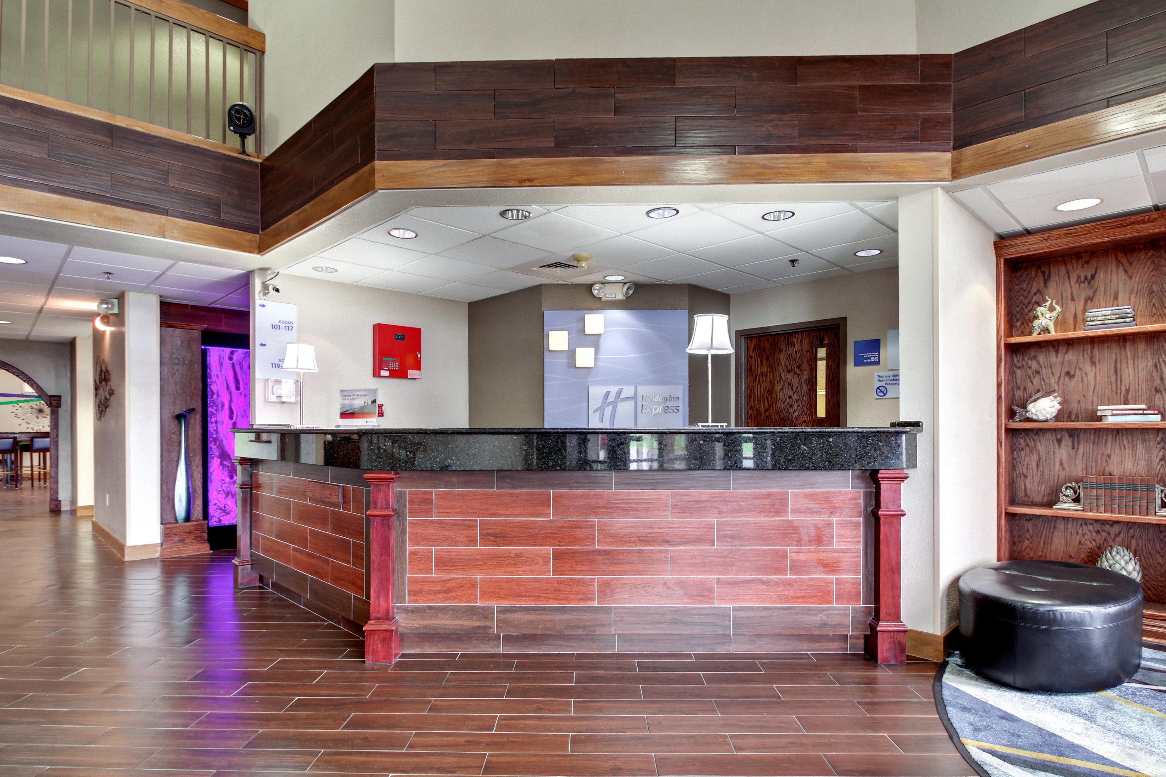 Holiday Inn Express Marshfield - Springfield Area By Ihg Екстериор снимка