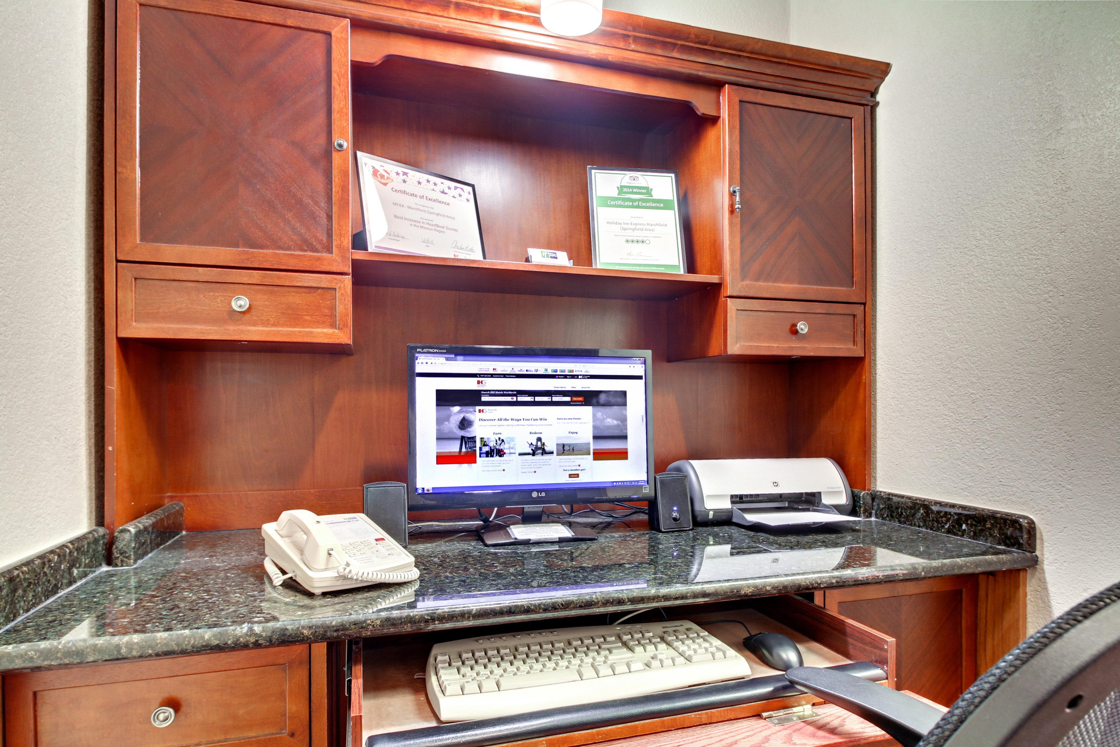 Holiday Inn Express Marshfield - Springfield Area By Ihg Екстериор снимка