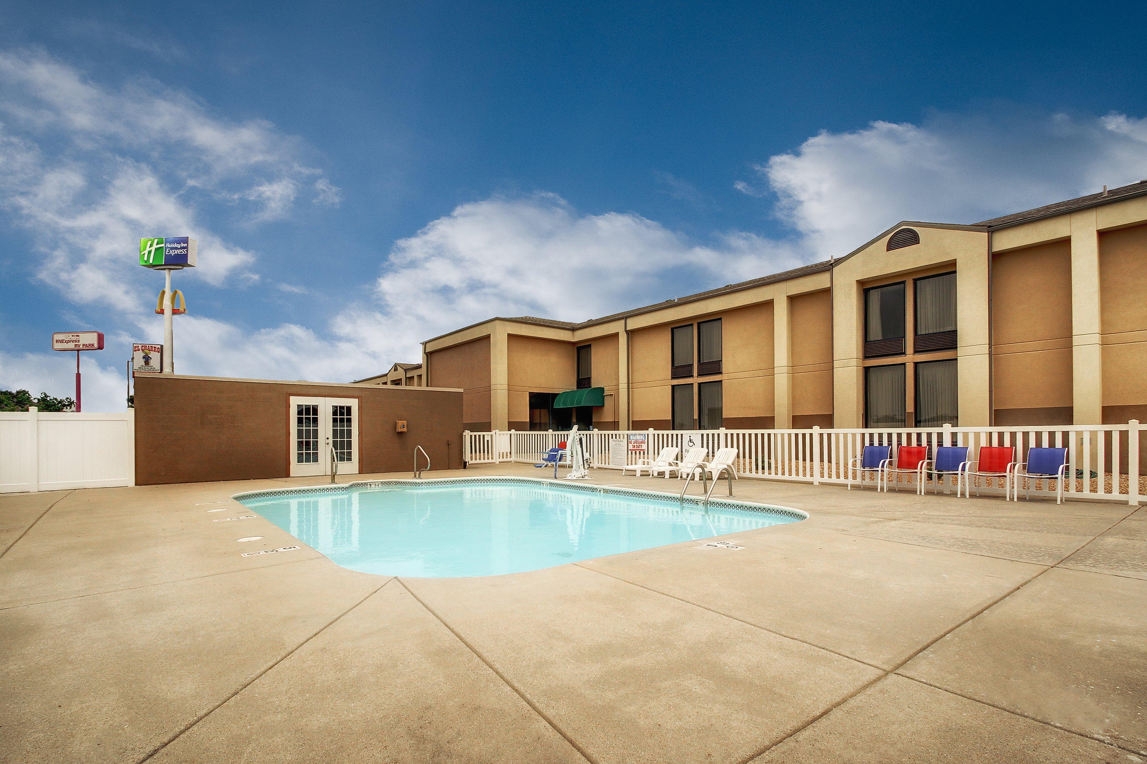 Holiday Inn Express Marshfield - Springfield Area By Ihg Екстериор снимка
