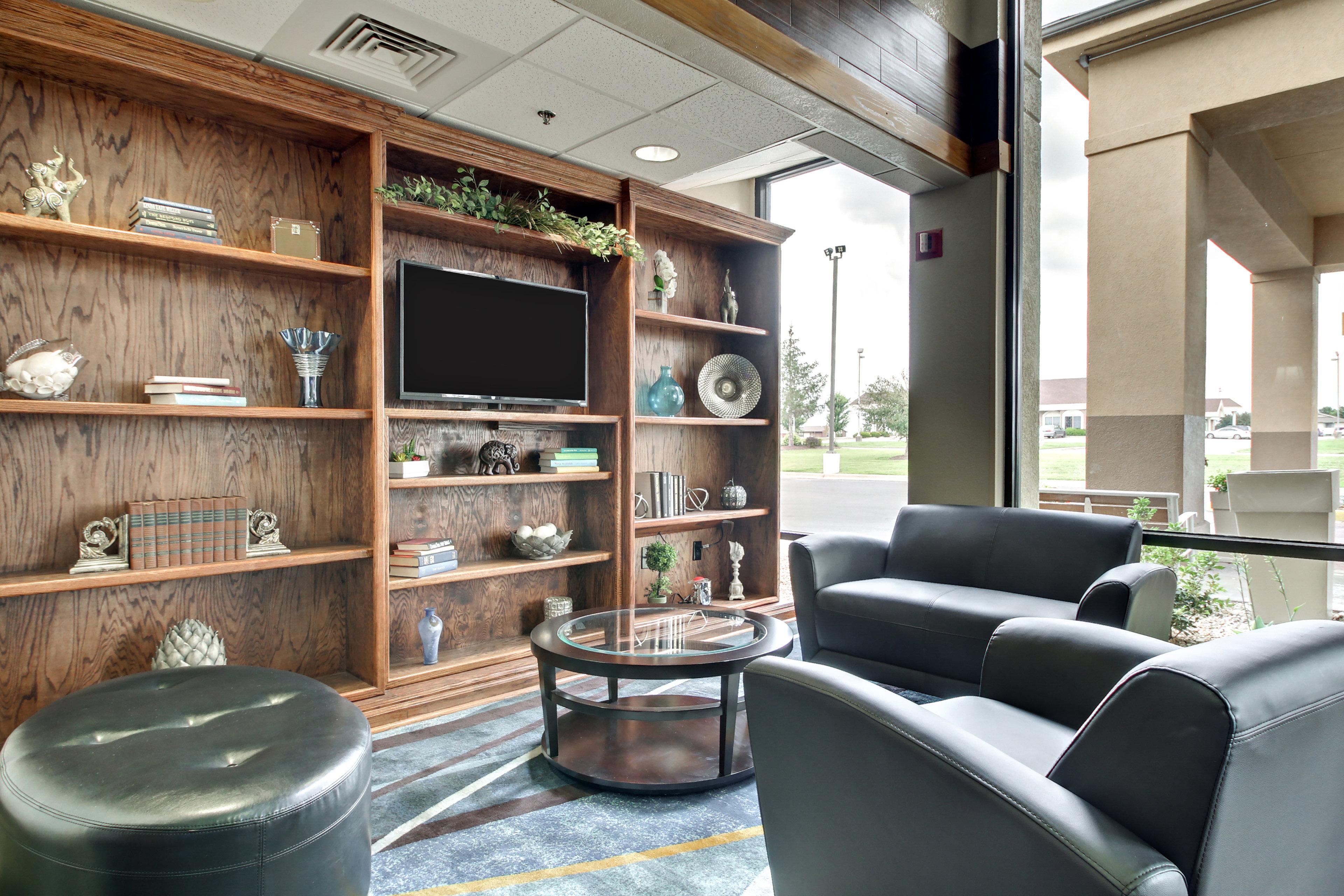 Holiday Inn Express Marshfield - Springfield Area By Ihg Екстериор снимка