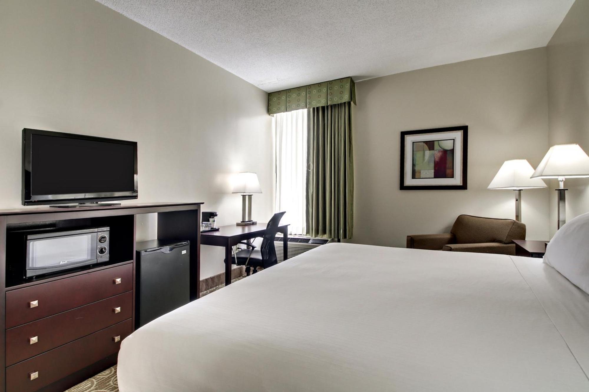Holiday Inn Express Marshfield - Springfield Area By Ihg Екстериор снимка
