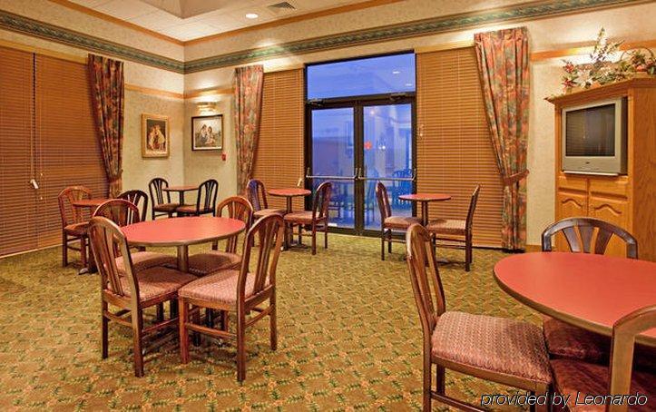 Holiday Inn Express Marshfield - Springfield Area By Ihg Ресторант снимка