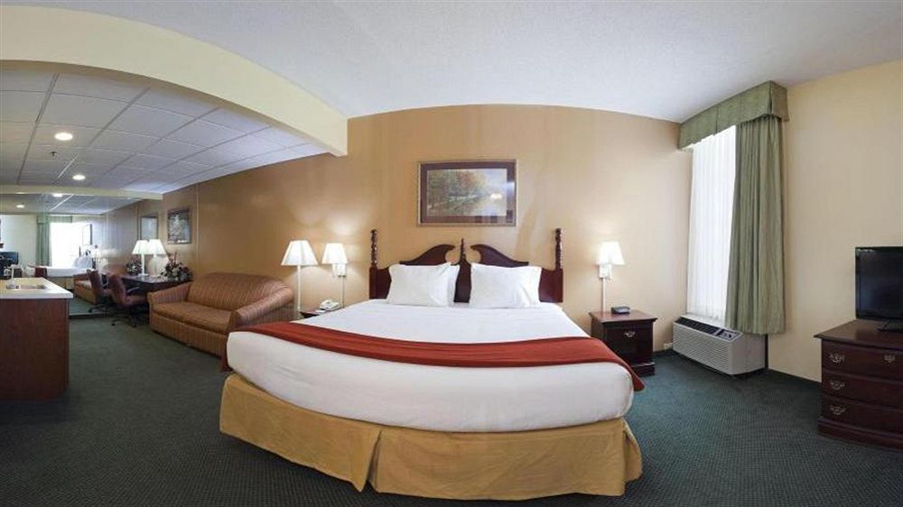 Holiday Inn Express Marshfield - Springfield Area By Ihg Екстериор снимка
